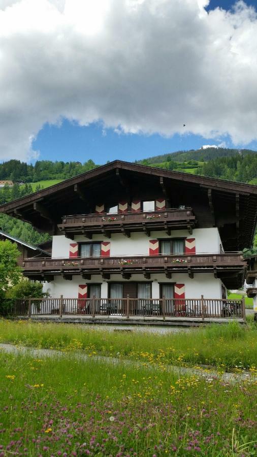Bhome Gaestehaus B&B / Apartments Neukirchen am Grossvenediger Luaran gambar