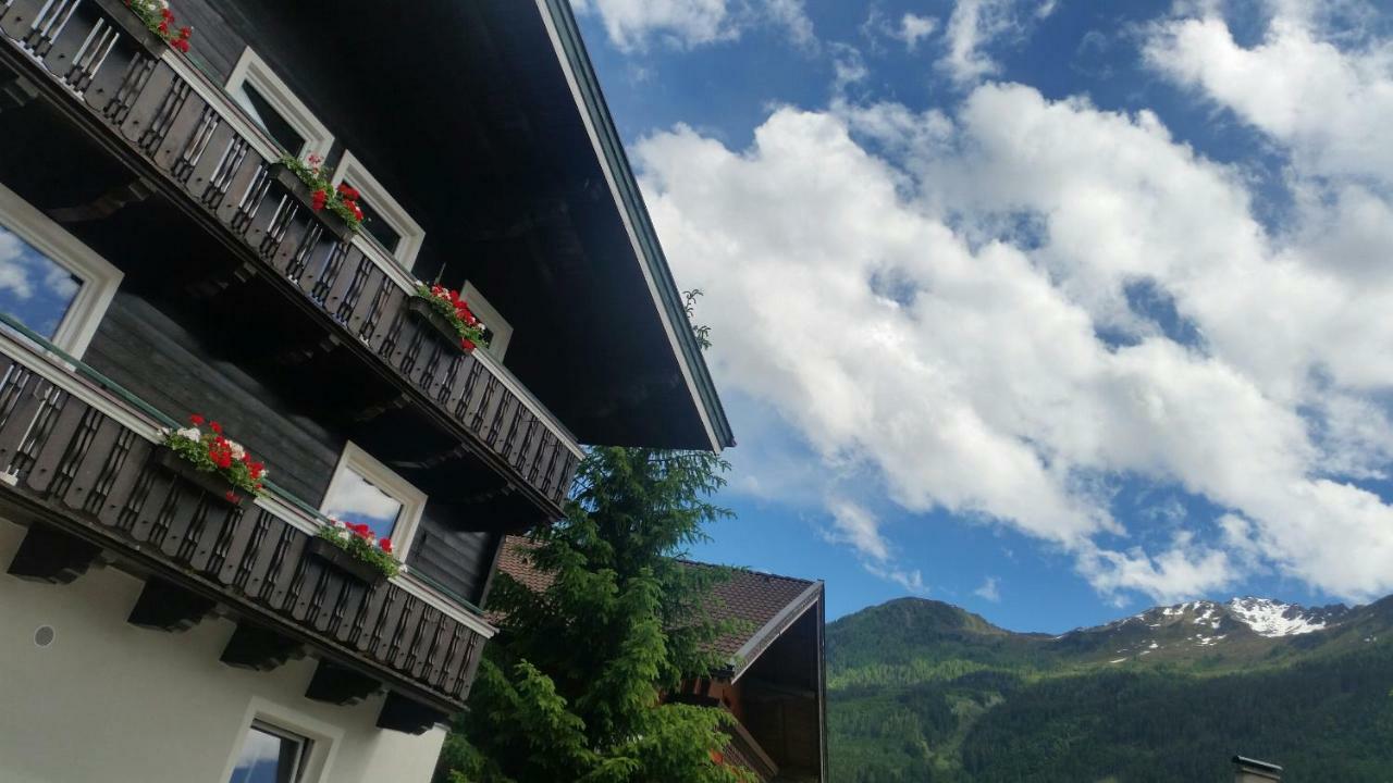 Bhome Gaestehaus B&B / Apartments Neukirchen am Grossvenediger Luaran gambar